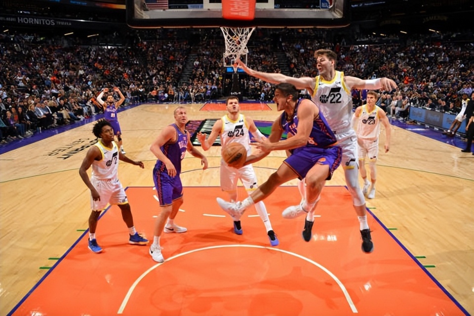 lol-意大利杯赛程吃紧，犹他爵士转会期状态回暖，更衣室稳定，团队化学反应显著(美国卡车模拟犹他州中文版下载)